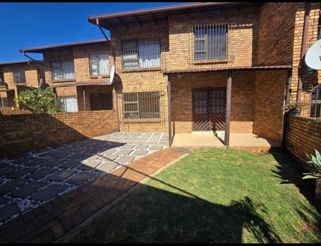 3 BEDROOM DUPLEX FOR SALE IN KLOPPERPARK